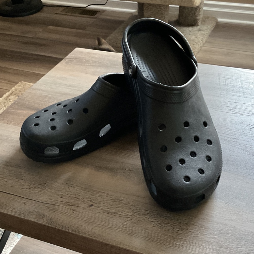 CROCS Black Men's Sandals NWOT